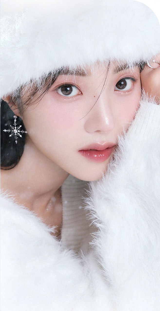 Dasique Holiday Snow Ball Shadow Palette + Lip Gloss Collection